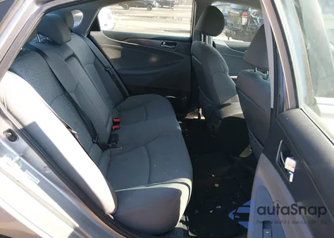 2012 Hyundai Sonata Hybrid z USA, uszkodzony, nr VIN KMHEC4A47CA033688